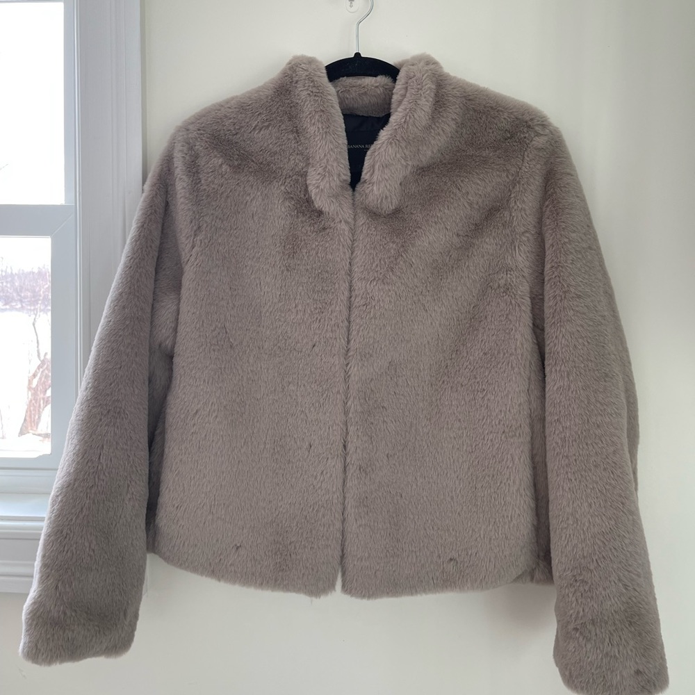 NWT Banana Republic Faux Fur Women’s Jacket Taupe size XS